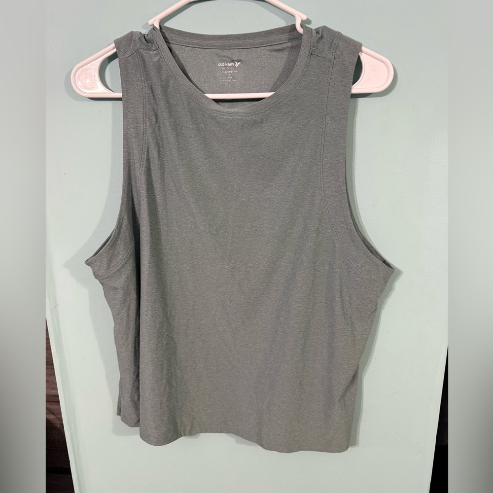 Old Navy Women's Sleeveless green tee
